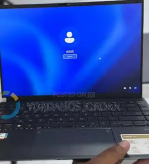 New Laptop Asus Zenbook 14 UX434 16GB Intel Core i7 SSD 512GB