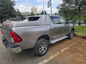 Toyota Hilux Revo Double Cab Deisel 2.4 AWD 2018 Gray