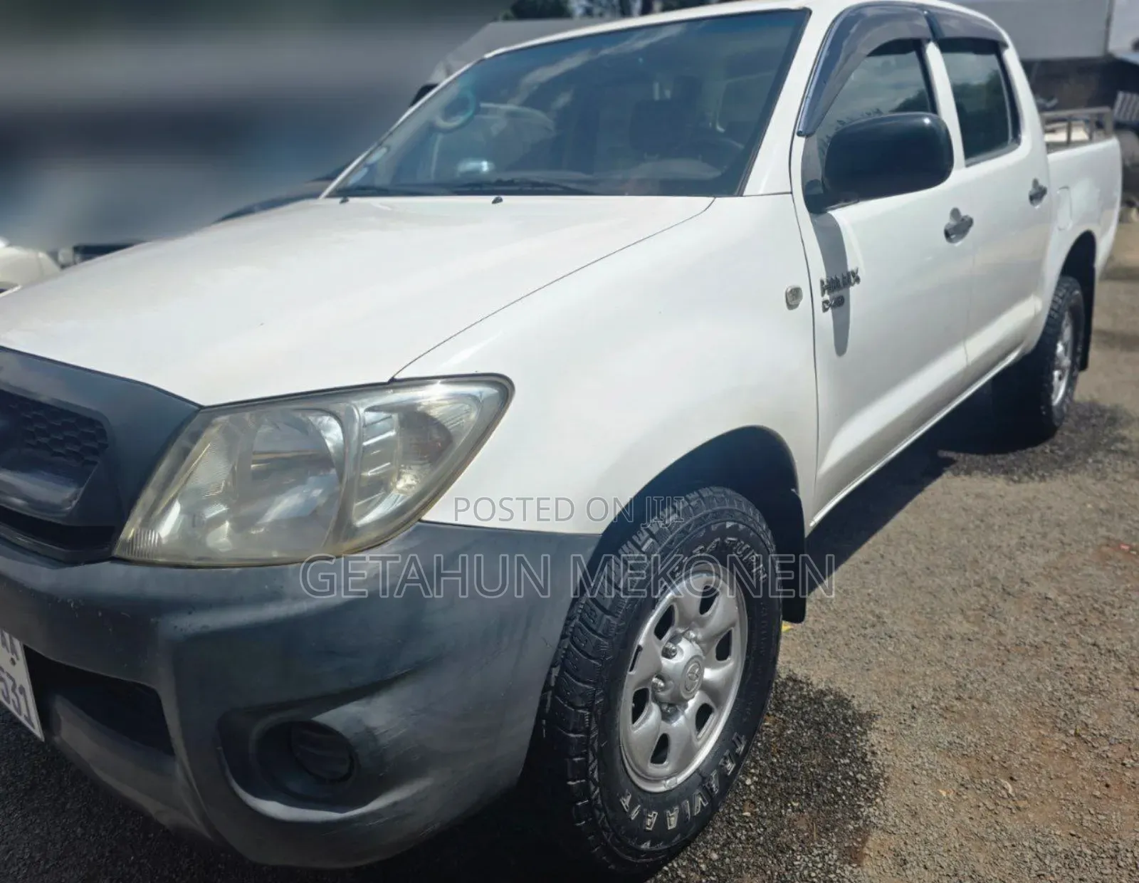 Toyota Hilux 2010 White