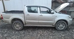 Toyota Hilux 2009 Gray