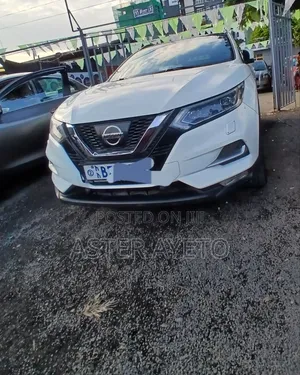 Photo - Nissan Qashqai 2017 White