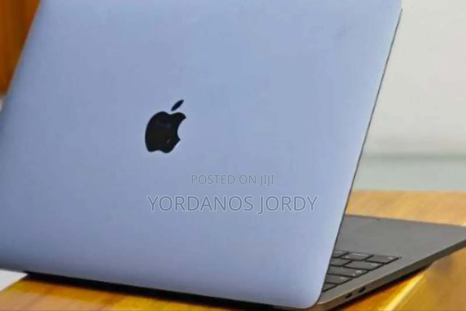 New Laptop Apple MacBook Pro 2019 16GB Intel Core I7 SSD 256GB