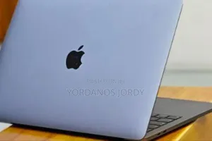 New Laptop Apple MacBook Pro 2019 16GB Intel Core I7 SSD 256GB