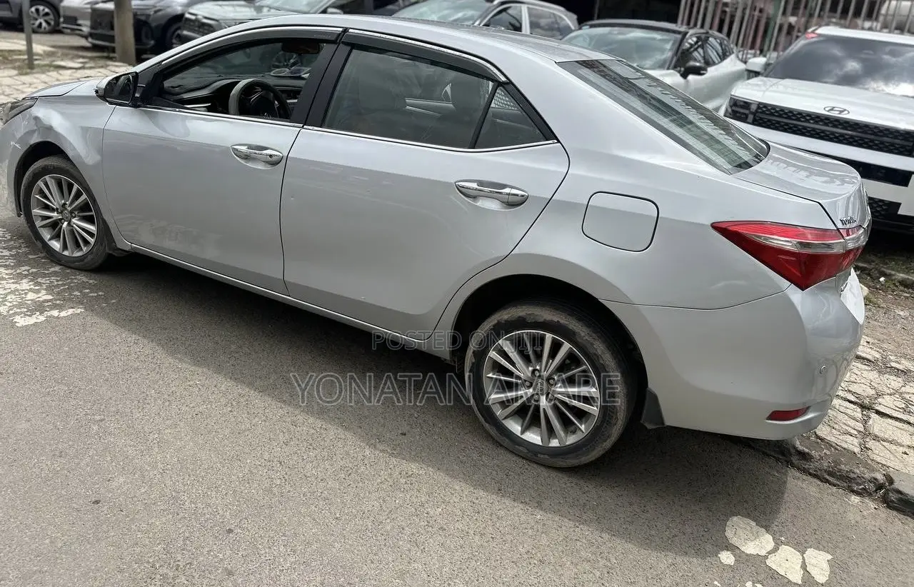 Toyota Corolla 2016 Silver
