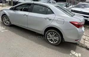 Toyota Corolla 2016 Silver