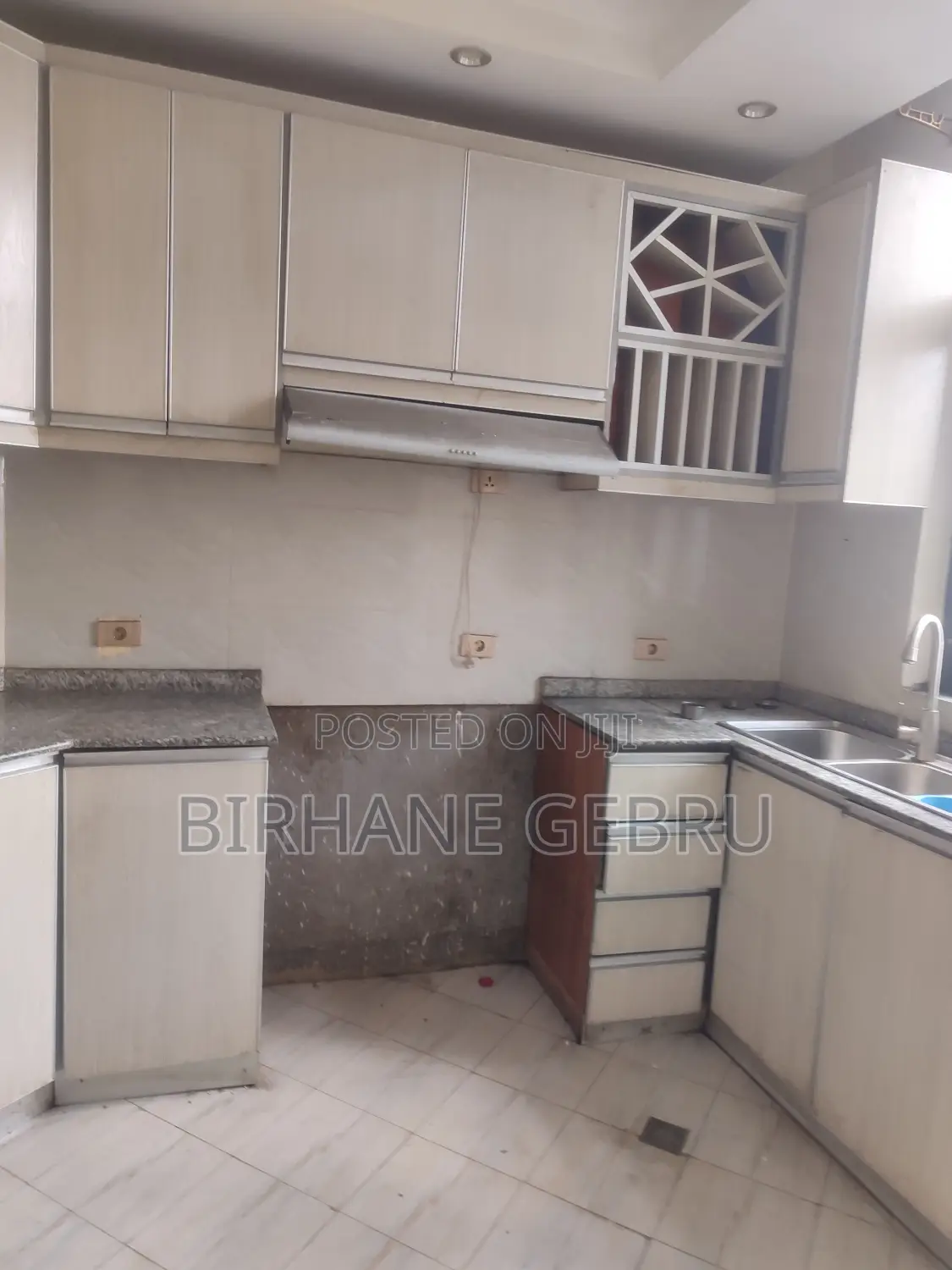 3bdrm Apartment in Luxury Apartinent, Kirkos for rent