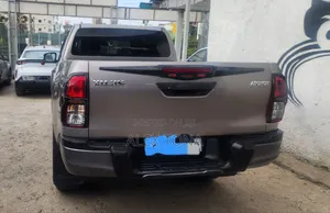 Toyota Hilux 2020 Gray