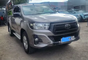 Toyota Hilux 2020 Gray