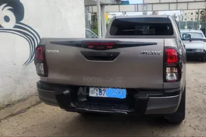 Toyota Hilux 2020 Gray