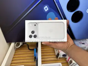 Photo - New Apple iPhone 17 Pro Max 256 GB