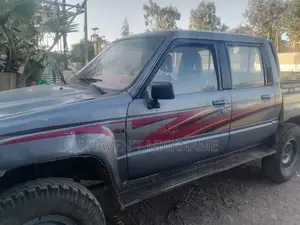 Toyota Hilux 1992 Brown