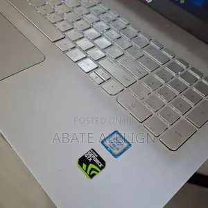 New Laptop HP Envy 6 8GB Intel Core I5 SSD 1T