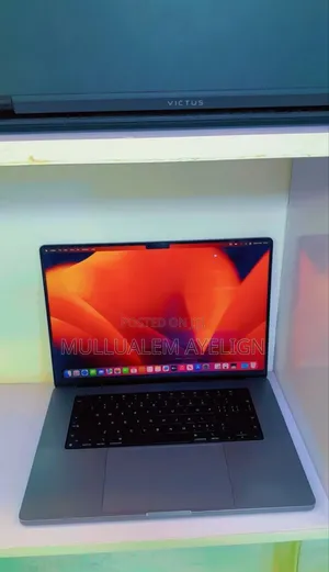 New Laptop Apple MacBook Pro 2023 M2 16GB Intel Core M2 SSD 1T