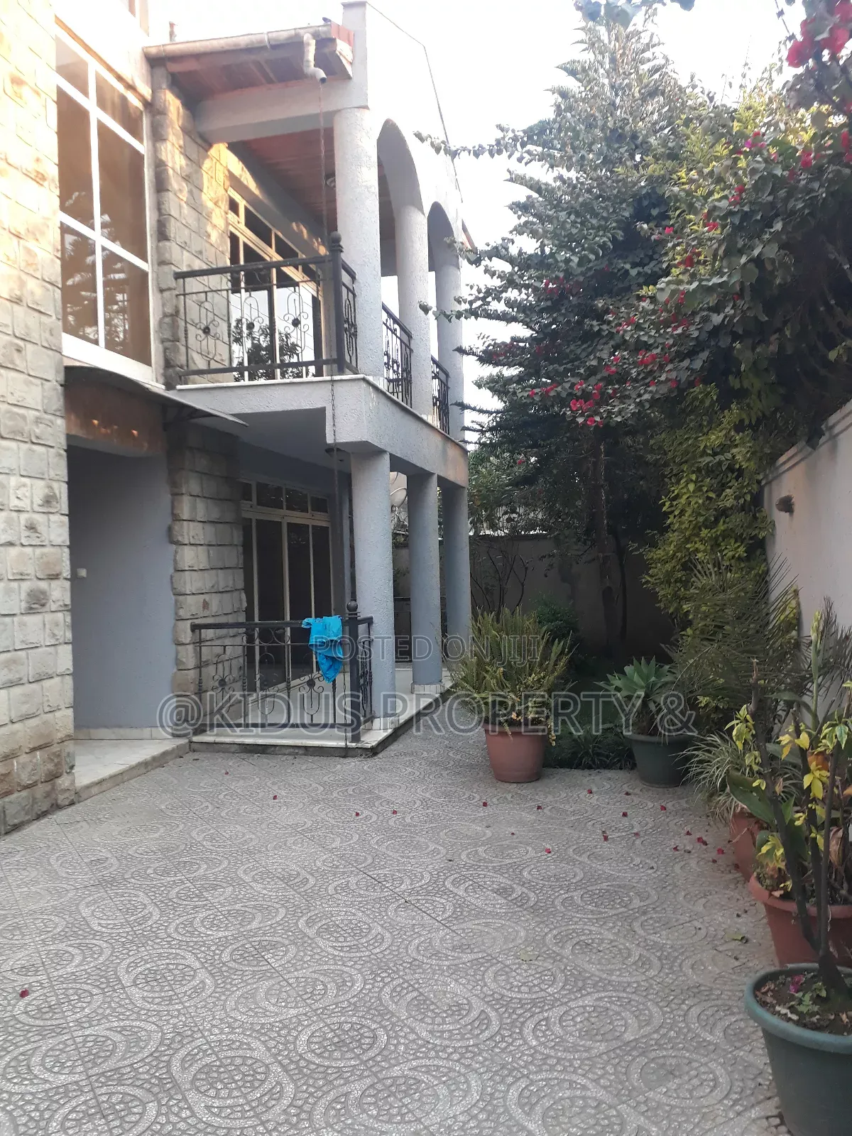 6bdrm Townhouse / Terrace in Germane Square, Nifas Silk-Lafto for rent
