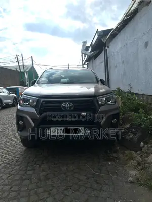 Photo - Toyota Hilux Revo Double Cab Deisel 2.8 RWD 2019 Gray