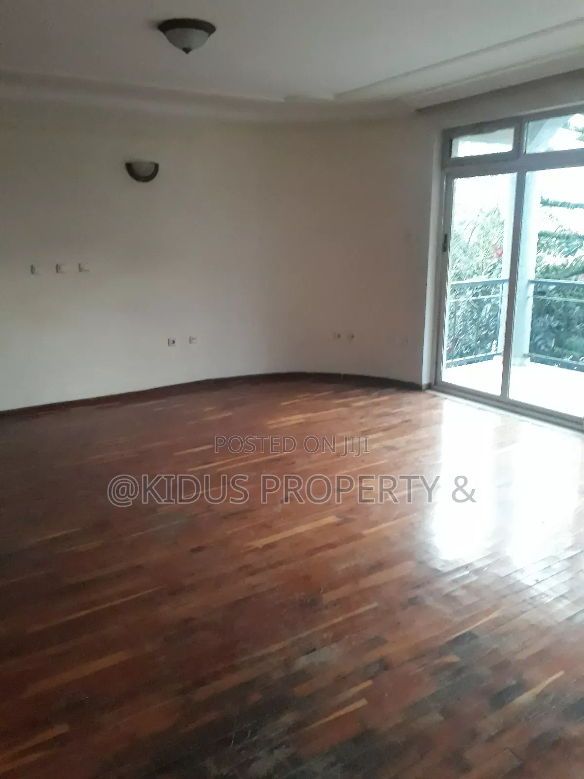 6bdrm Townhouse / Terrace in Germane Square, Nifas Silk-Lafto for rent