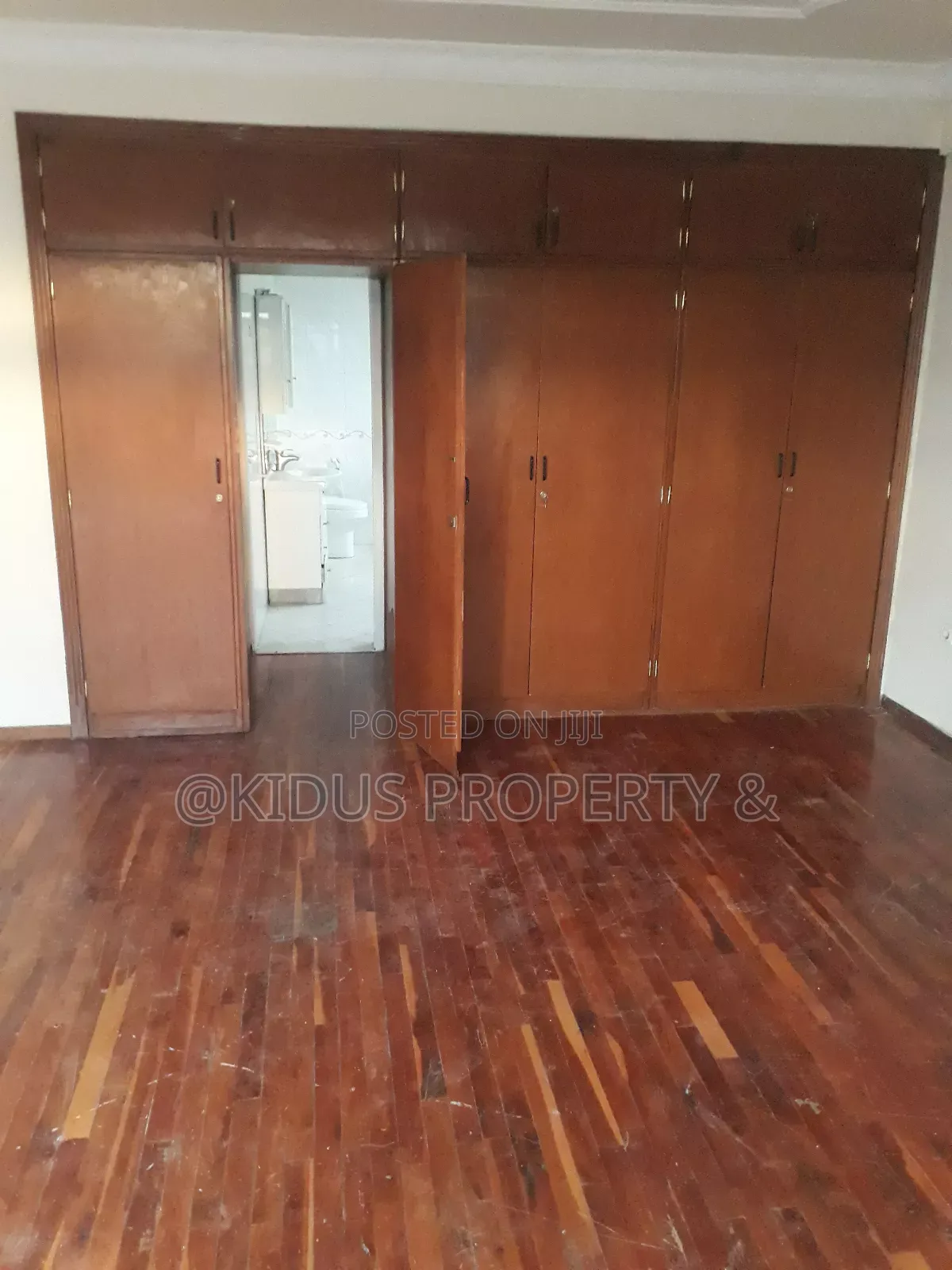 6bdrm Townhouse / Terrace in Germane Square, Nifas Silk-Lafto for rent