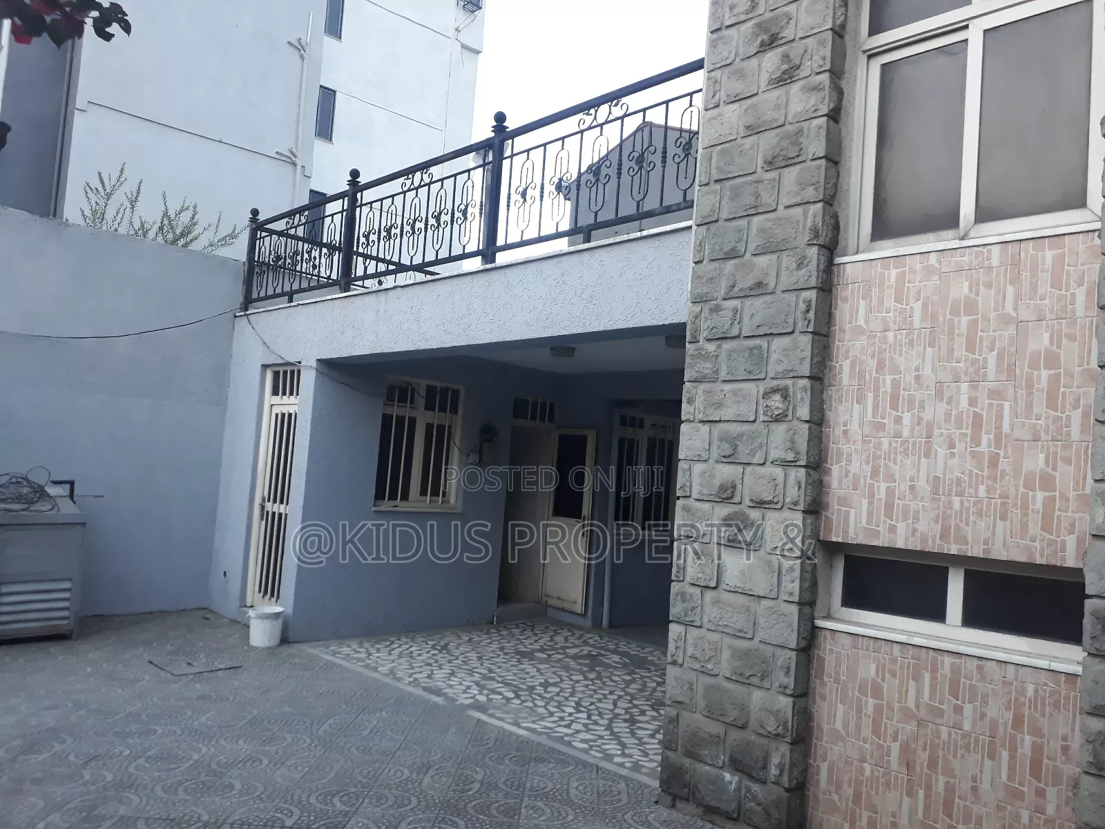 6bdrm Townhouse / Terrace in Germane Square, Nifas Silk-Lafto for rent