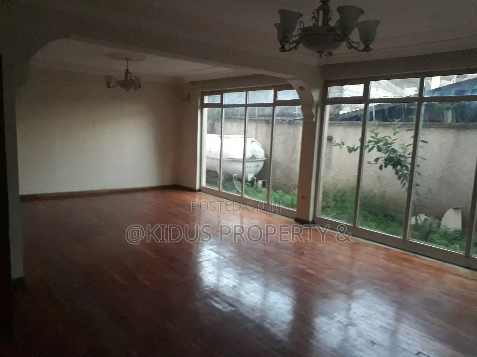 6bdrm Townhouse / Terrace in Germane Square, Nifas Silk-Lafto for rent