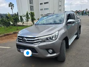 Photo - Toyota Hilux 2018 Pearl