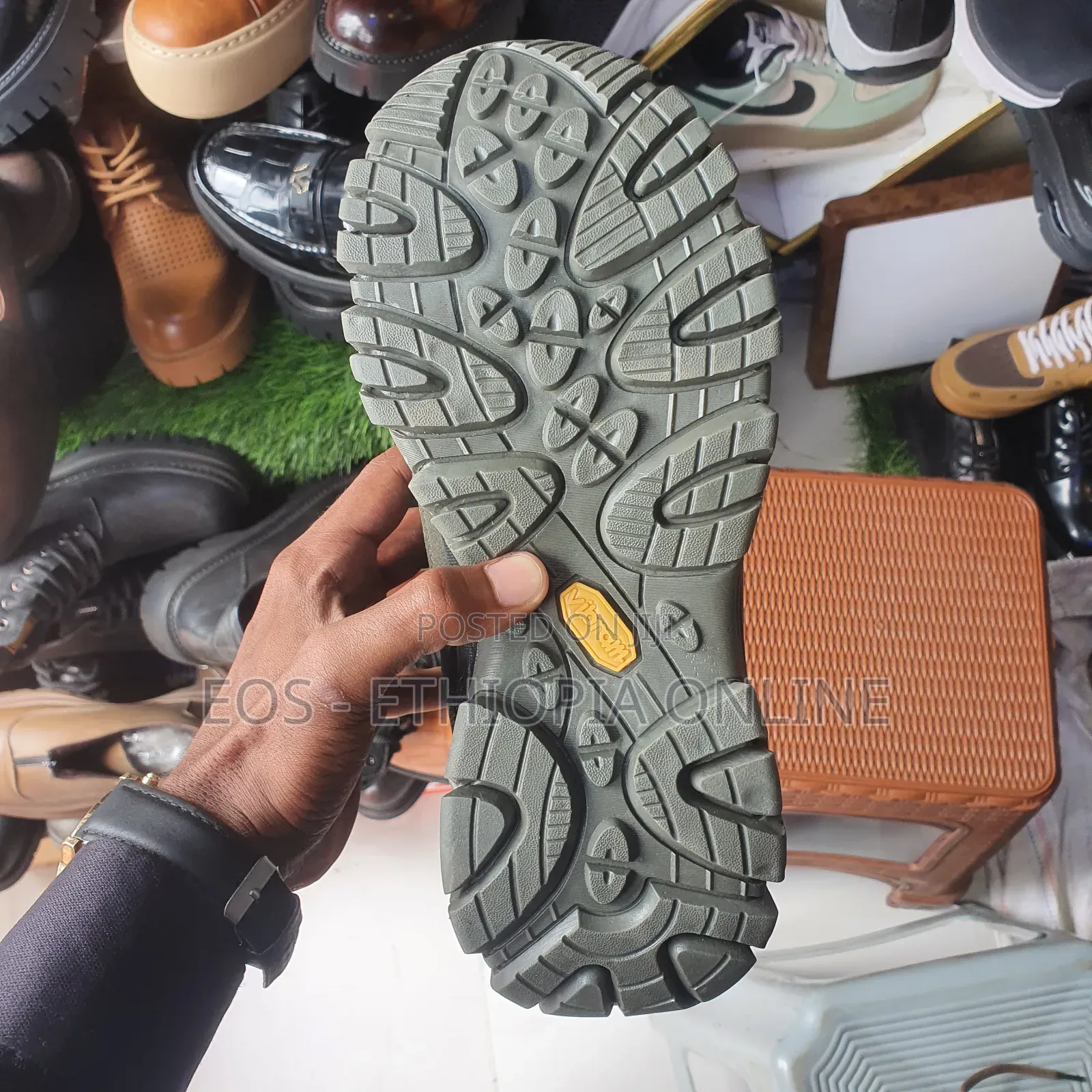 Columbia Original Mid-top Hiking Shoes [On Hand]