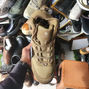 Columbia Original Mid-top Hiking Shoes [On Hand]