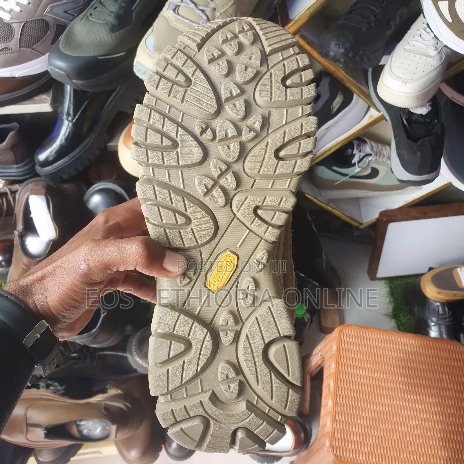 Columbia Original Mid-top Hiking Shoes [On Hand]