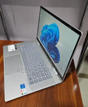 New Laptop HP Envy X360 8GB Intel Core I5 SSD 512GB