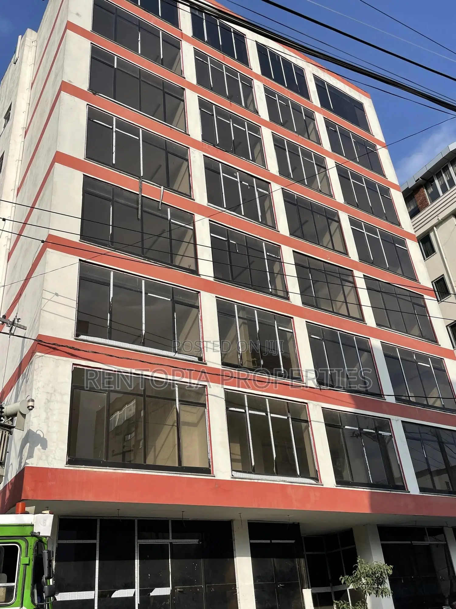 Building for Rent at 22 Have 70 Rooms!የሚከራይ ህንፃ 70ክፍል ያለው!