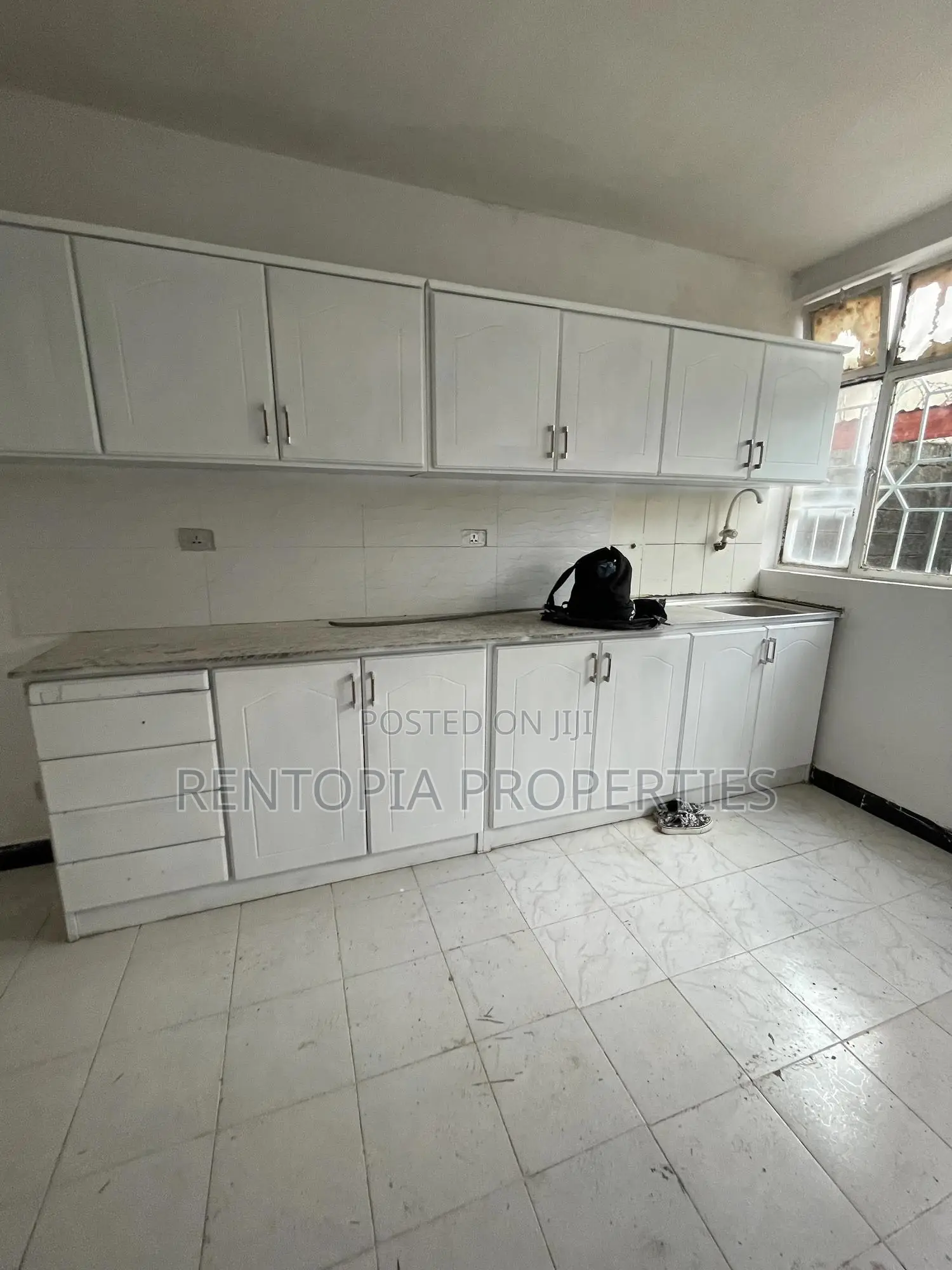 5bdrm Duplex in Bole for rent