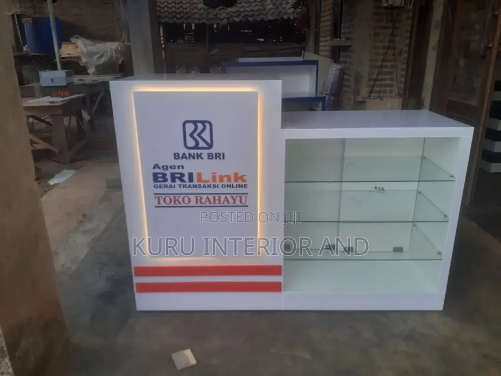Display Phone or Cosmetic Showcase 170cm Width 110cm Height X 50cm