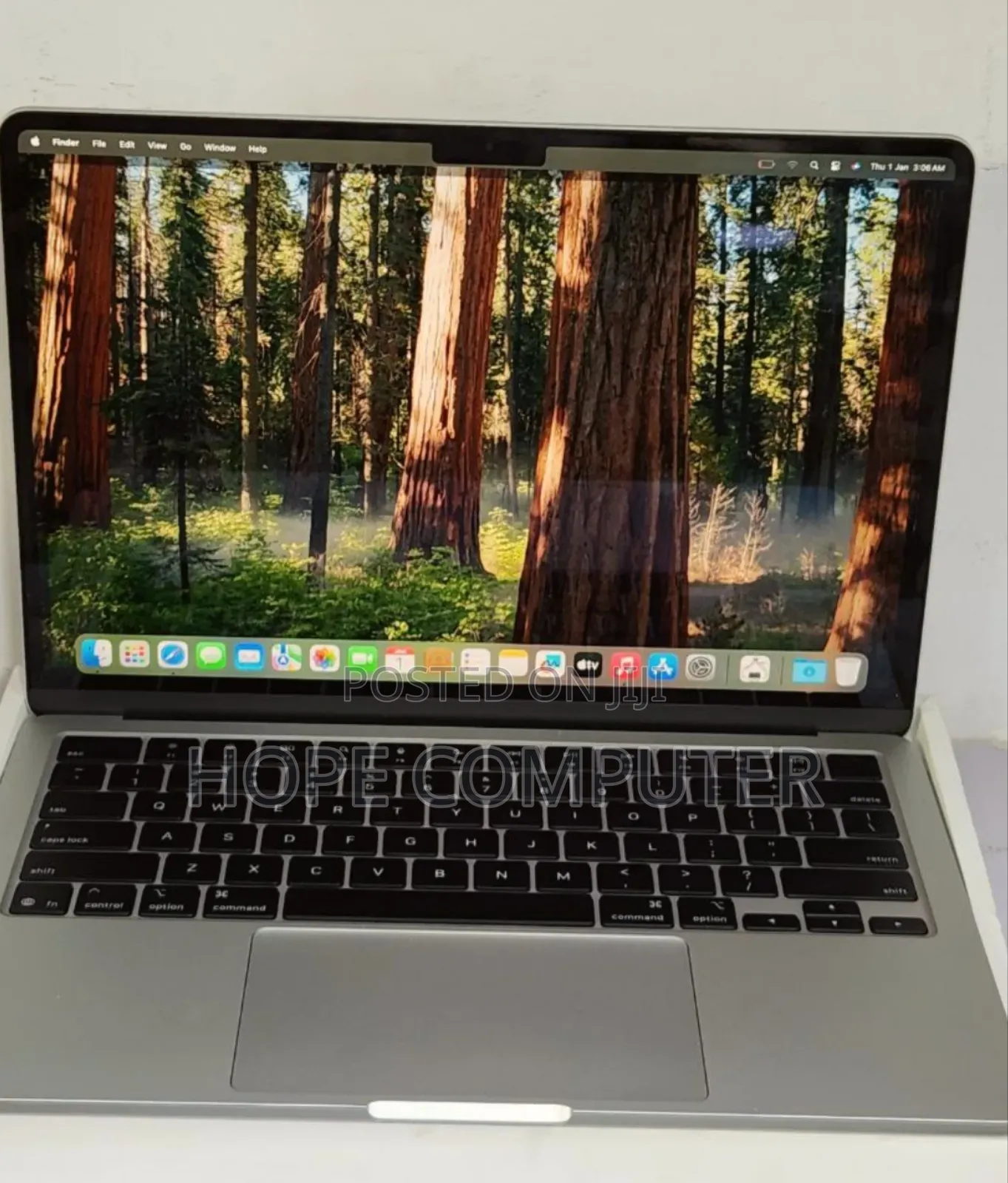 New Laptop Apple MacBook Air 2025 M4 13-Inch 16GB Apple M4 SSD 256GB