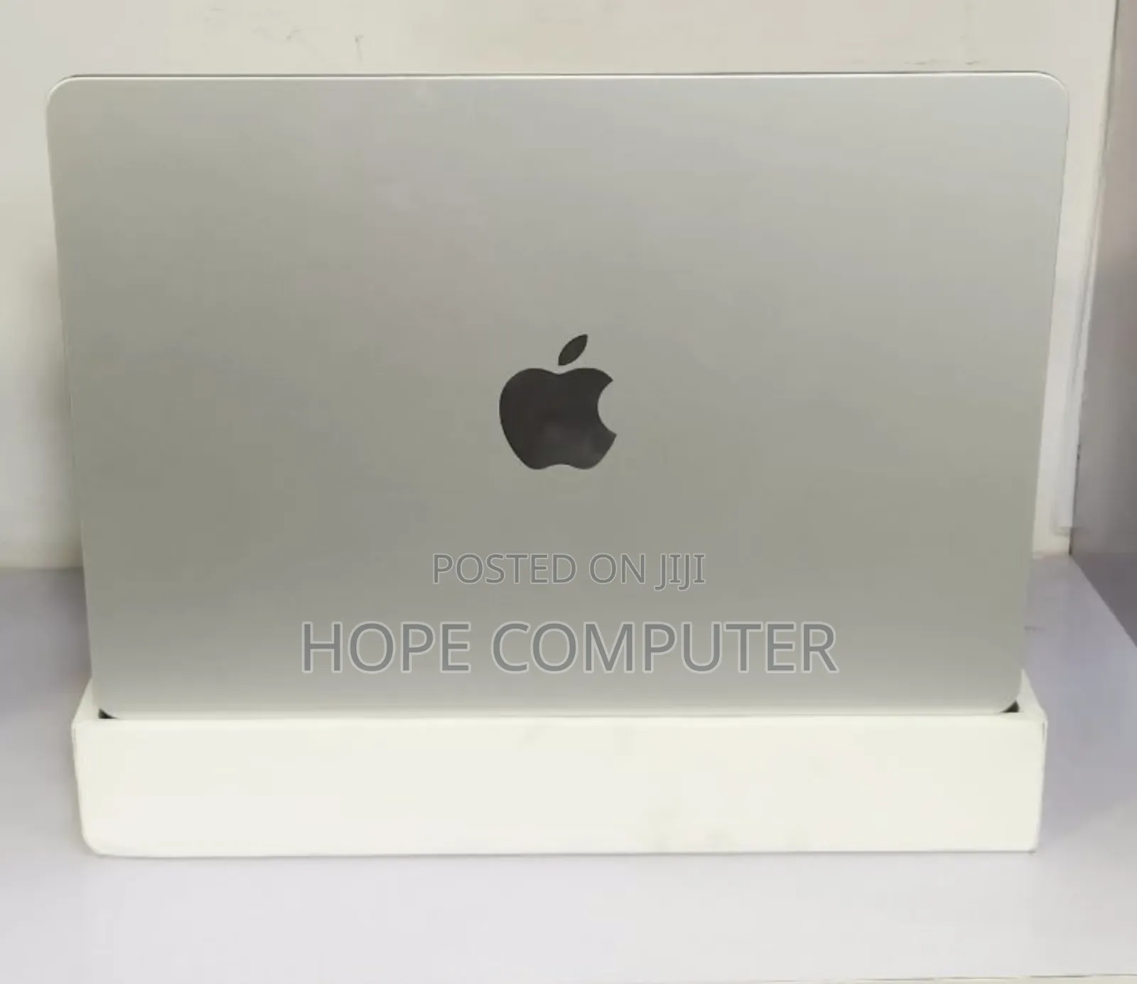 New Laptop Apple MacBook Air 2025 M4 13-Inch 16GB Apple M4 SSD 256GB