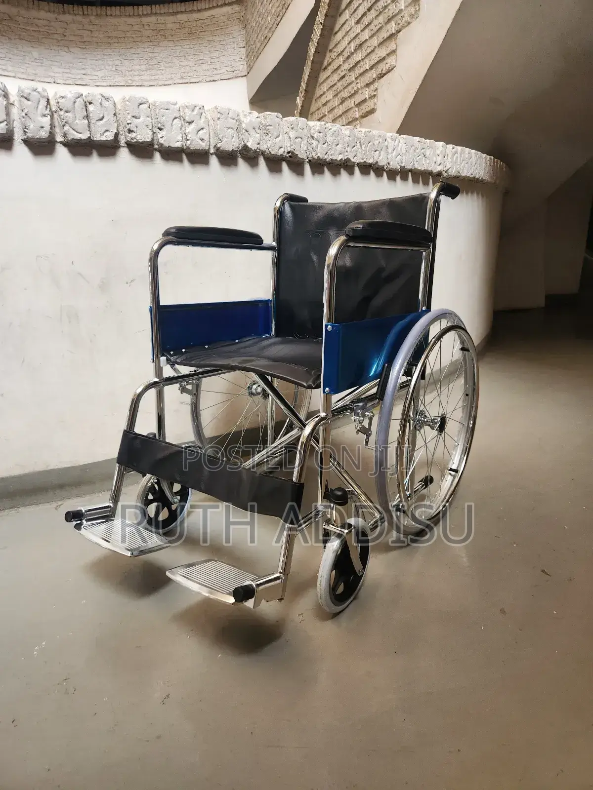 Foldable Wheelchair奔走wheelchair較少wheelchair俠女wheelchair痲你wheelchair
