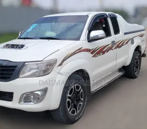 Toyota Hilux 2013 White