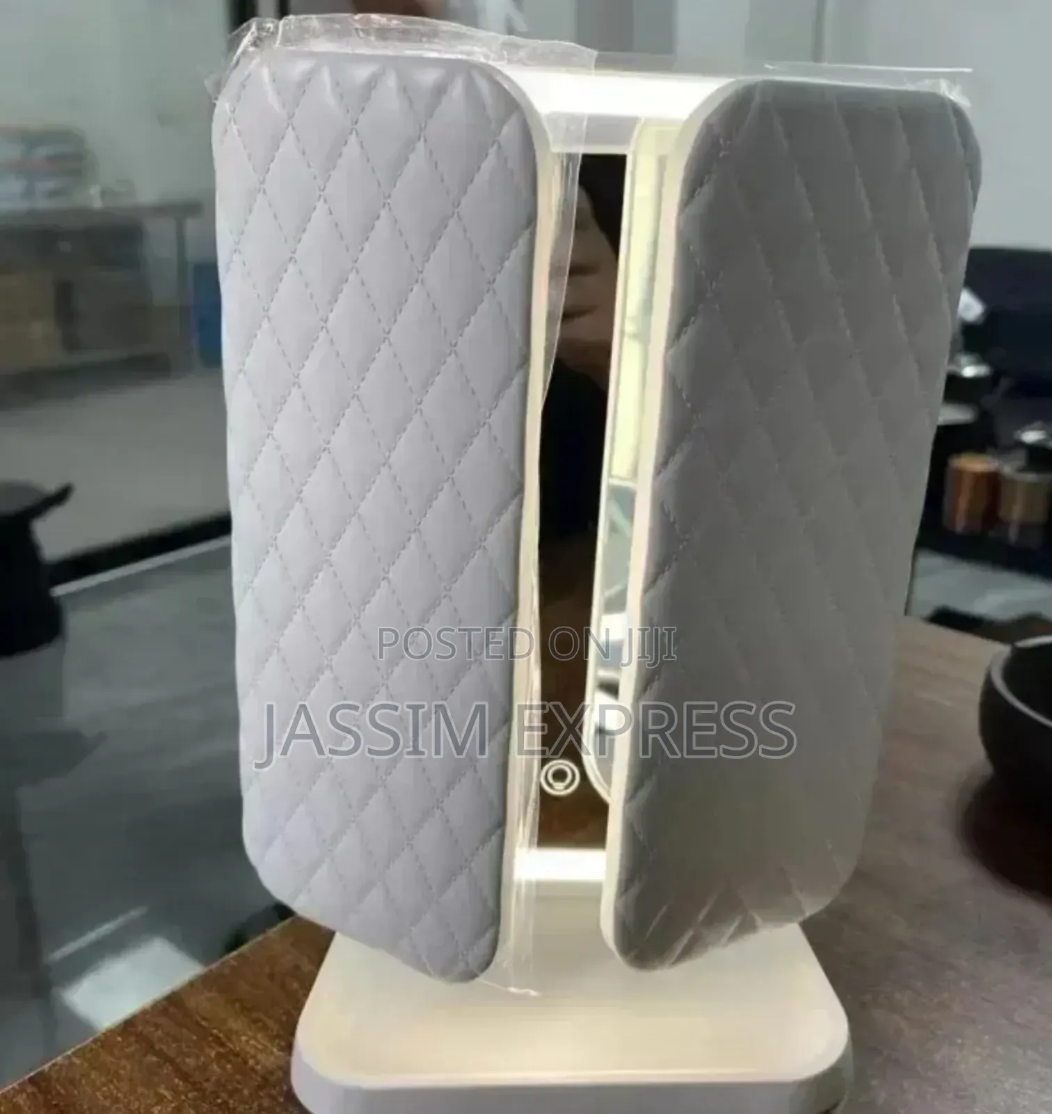 የራሱ Led Light ያለው የmake Up Mirror