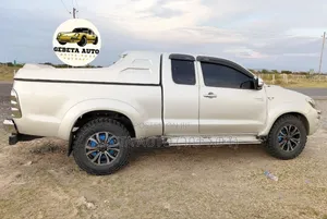 Toyota Hilux 2010 Silver
