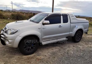 Toyota Hilux 2010 Silver