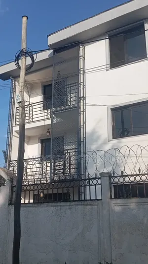 5bdrm House in Bole for sale