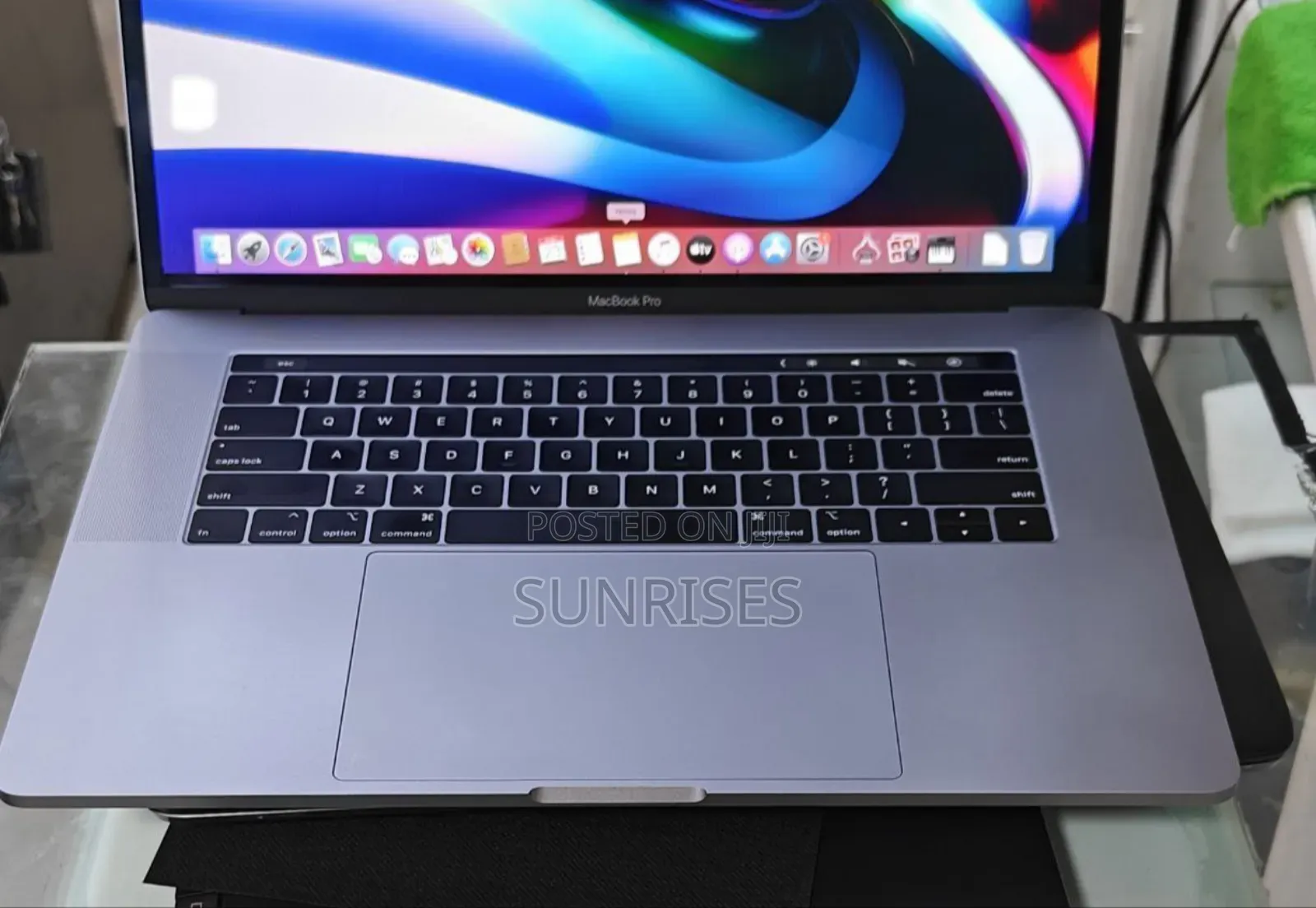 New Laptop Apple MacBook Pro 2019 32GB Intel Core I9 SSD 512GB