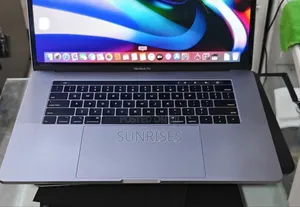 Photo - New Laptop Apple MacBook Pro 2019 32GB Intel Core I9 SSD 512GB