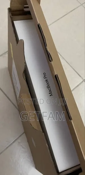 New Laptop Apple MacBook Pro M1 24GB Intel Core I7 SSD 512GB