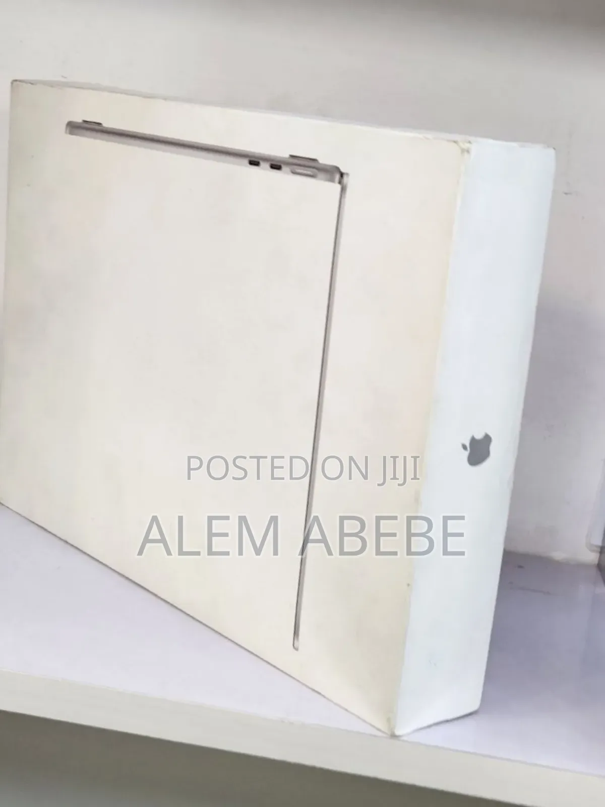 New Laptop Apple MacBook Air 2025 M4 13-Inch 16GB Apple M4 SSD 256GB