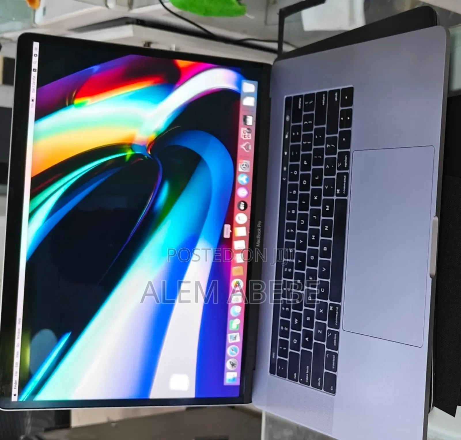 New Laptop Apple MacBook Pro 2019 32GB Intel Core I9 SSD 512GB