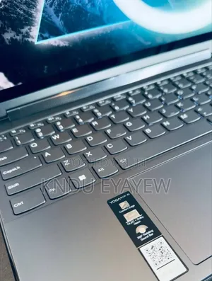 New Laptop Lenovo Yoga 9i 16GB Intel Core I7 SSD 512GB