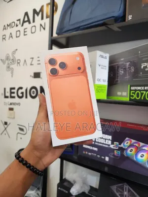 Photo - New Apple iPhone 17 Pro Max 256 GB Orange