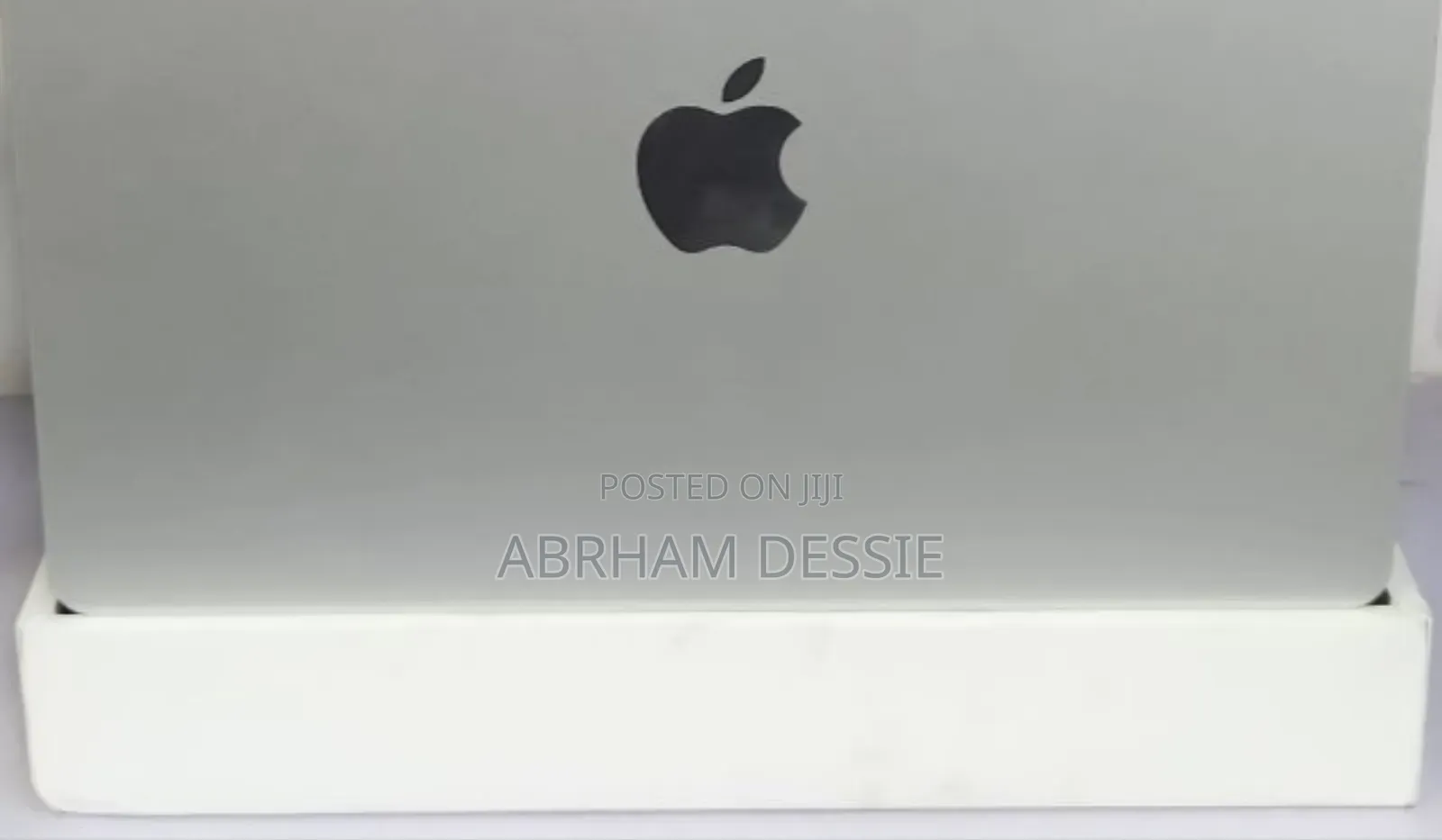 New Laptop Apple MacBook Air 2025 M4 13-Inch 16GB Apple M4 SSD 256GB