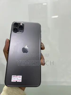 Photo - Apple iPhone 11 Pro Max 256 GB Black