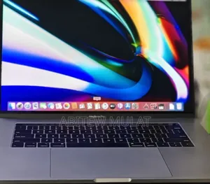 Photo - New Laptop Apple MacBook Pro 2019 32GB Intel Core I9 SSD 512GB