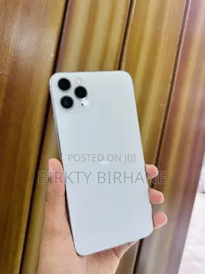 Photo - New Apple iPhone 11 Pro Max 256 GB White